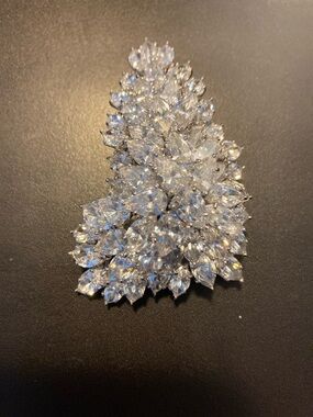 Sparkling Clear Crystal Cluster Brooch
